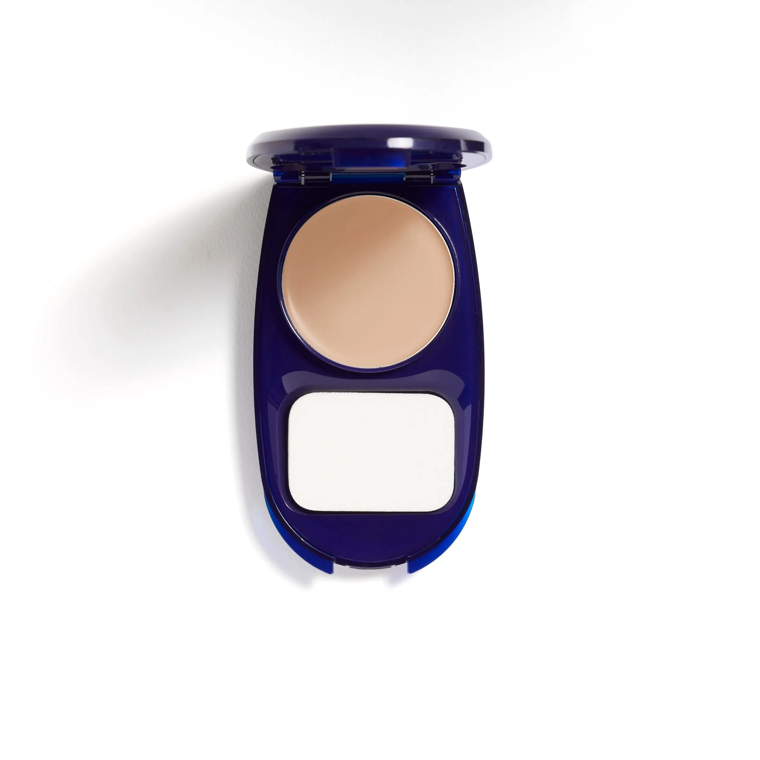 AquaSmooth Compact Foundation with SPF 20
