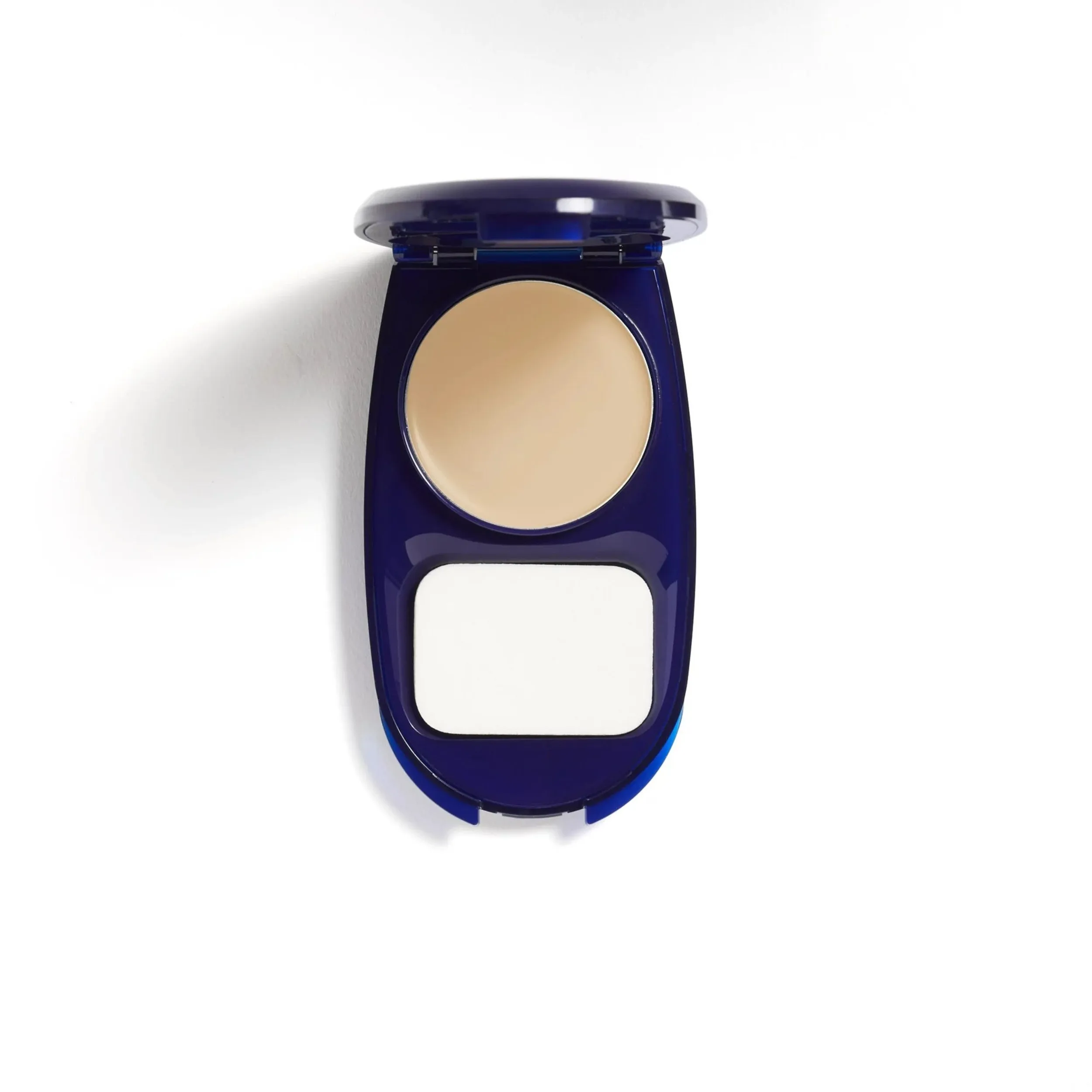 AquaSmooth Compact Foundation with SPF 20