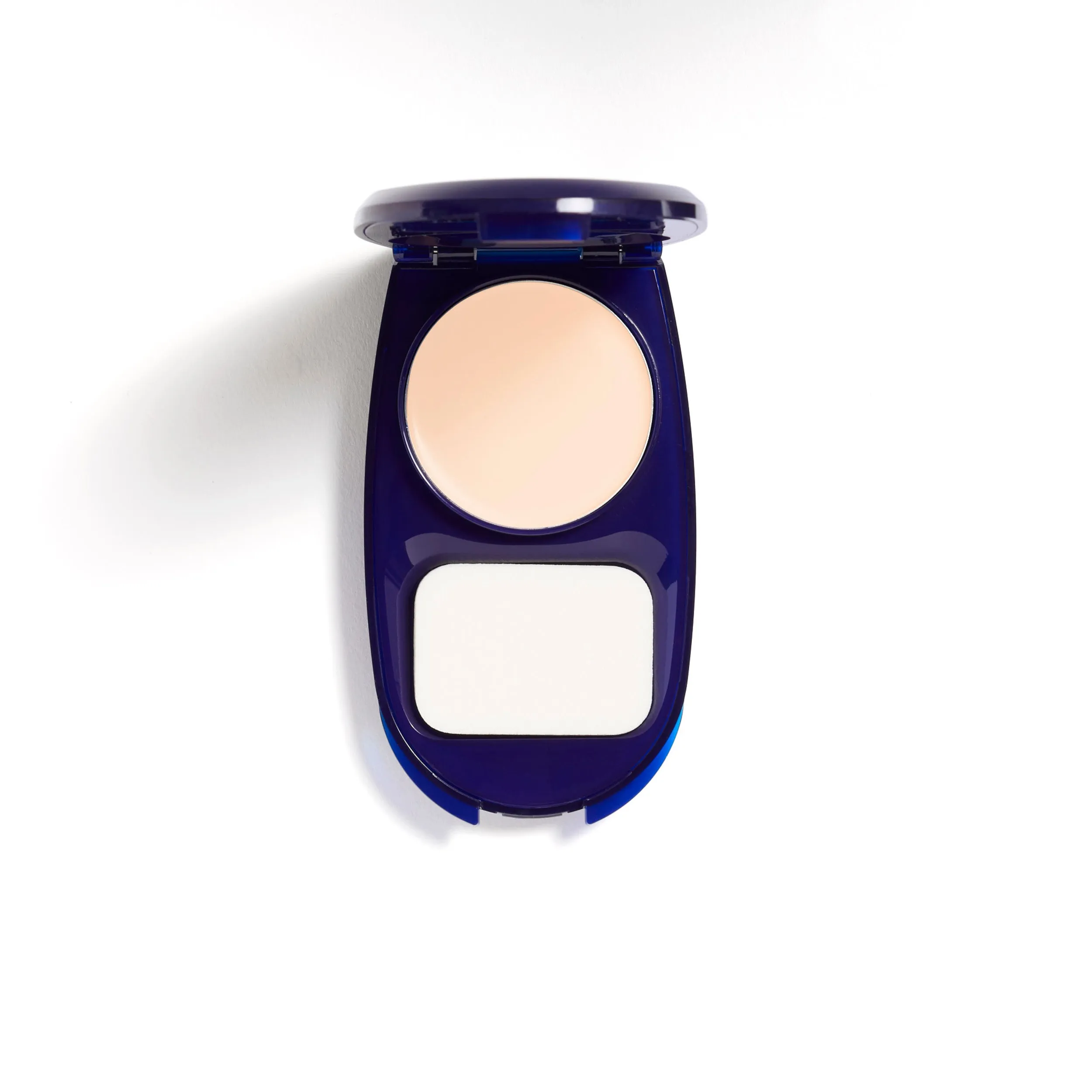 AquaSmooth Compact Foundation with SPF 20